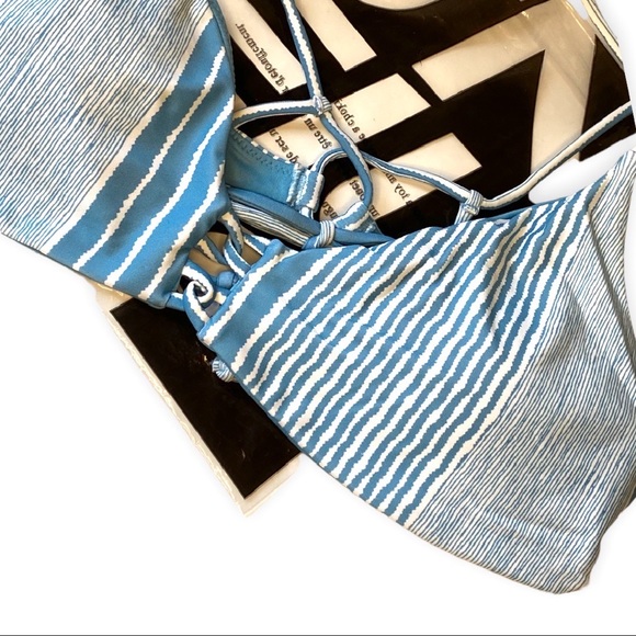 🆕 O’Neill | Kaylen Strappy Striped Bikini Top. - Picture 2 of 7